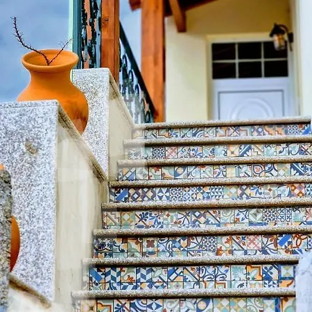 Cava Do Viriato Deluxe Apartment