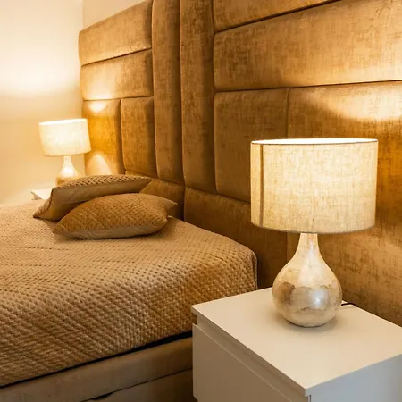 Cava Do Viriato Deluxe Apartment *